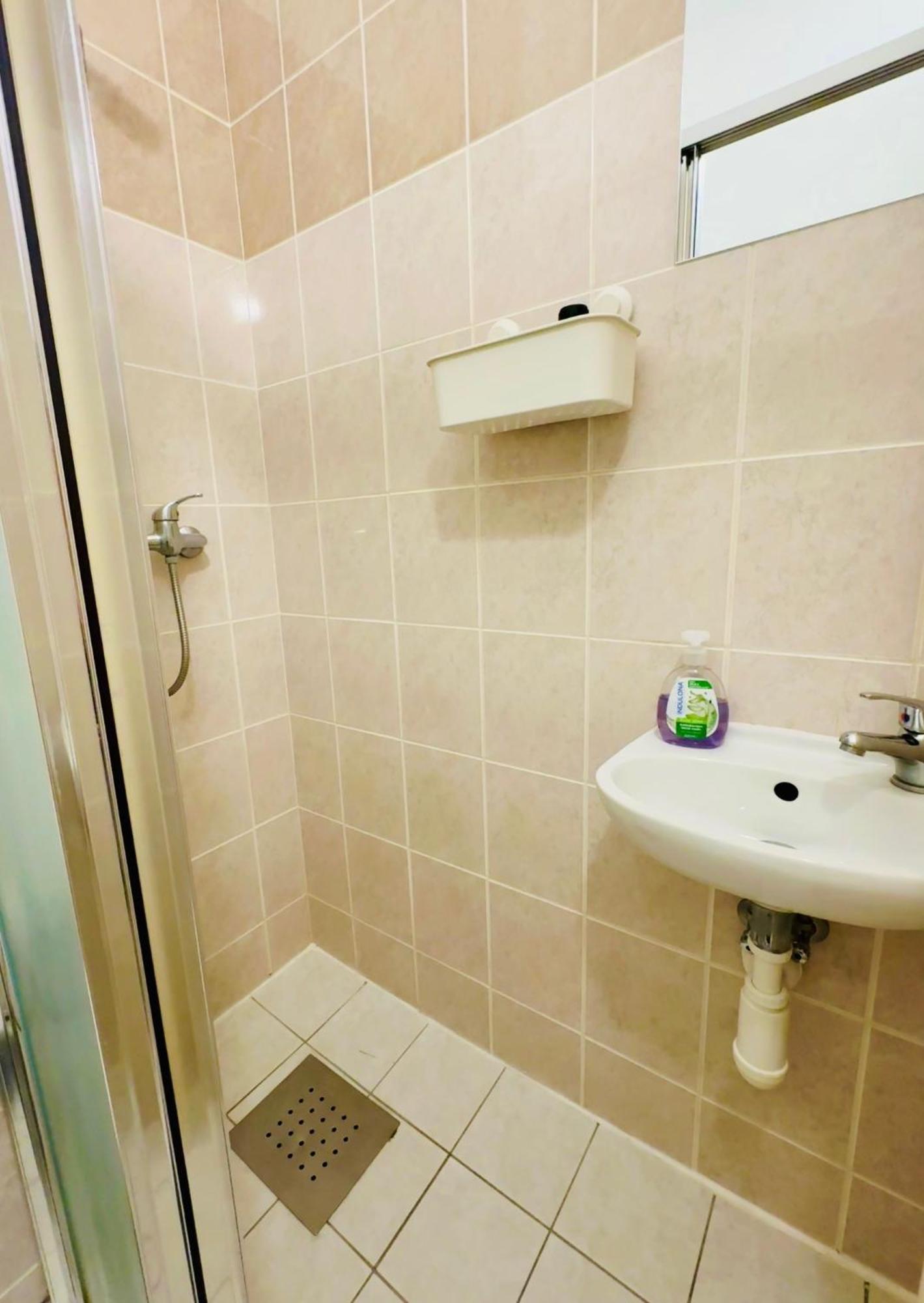 Garsonka Ve Dvore Dvur Kralove nad Labem Ngoại thất bức ảnh