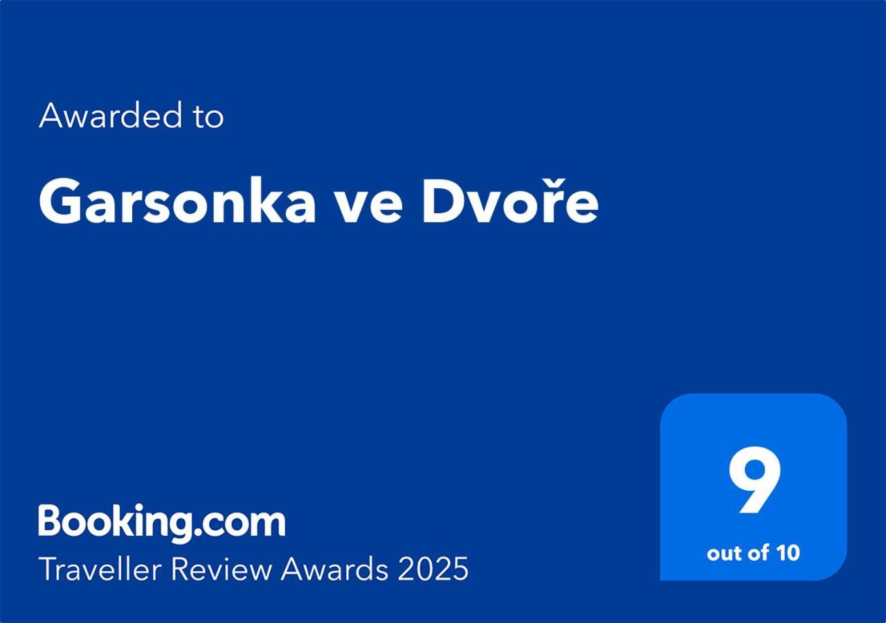 Garsonka Ve Dvore Dvur Kralove nad Labem Ngoại thất bức ảnh